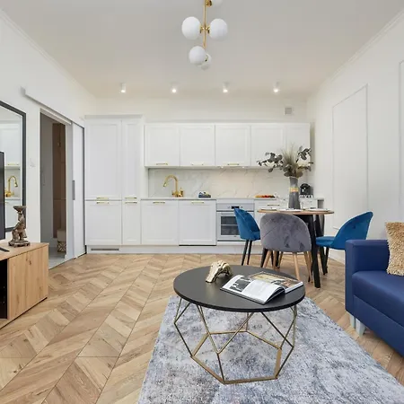 Beautiful One Bedroom Zamkowa By Renters 格但斯克
