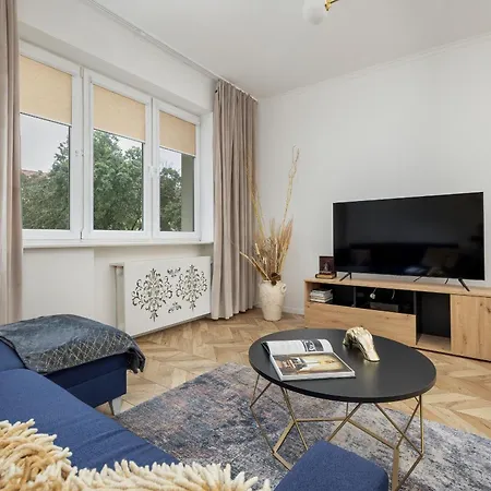 Beautiful One Bedroom Zamkowa By Renters * 格但斯克