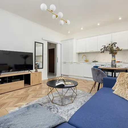 Beautiful One Bedroom Zamkowa By Renters *