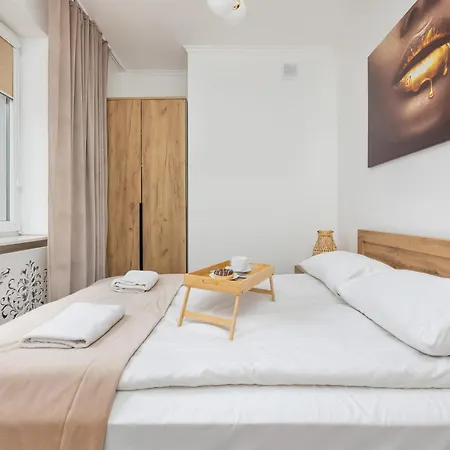 Beautiful One Bedroom Zamkowa By Renters